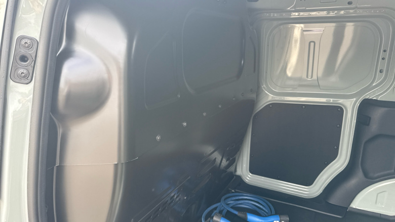 Ford Transit Courier E-Transit Courier 100kW 43kWh Trend Van Auto